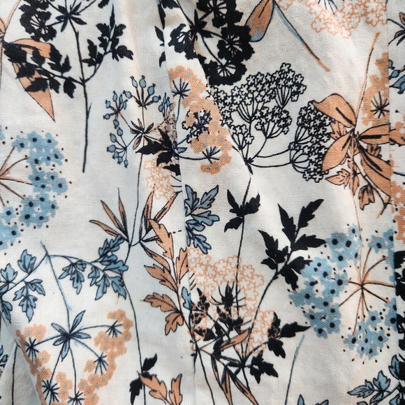 a.n.a NWOT Floral Square Neck Blouse - Blue and Peach Size: XS - Picture 3 of 7